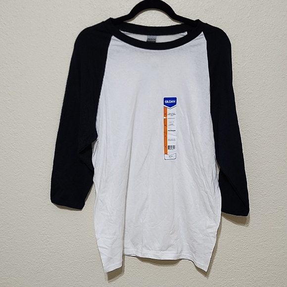 Gildan Other - Gildan Black and White Raglan Tee